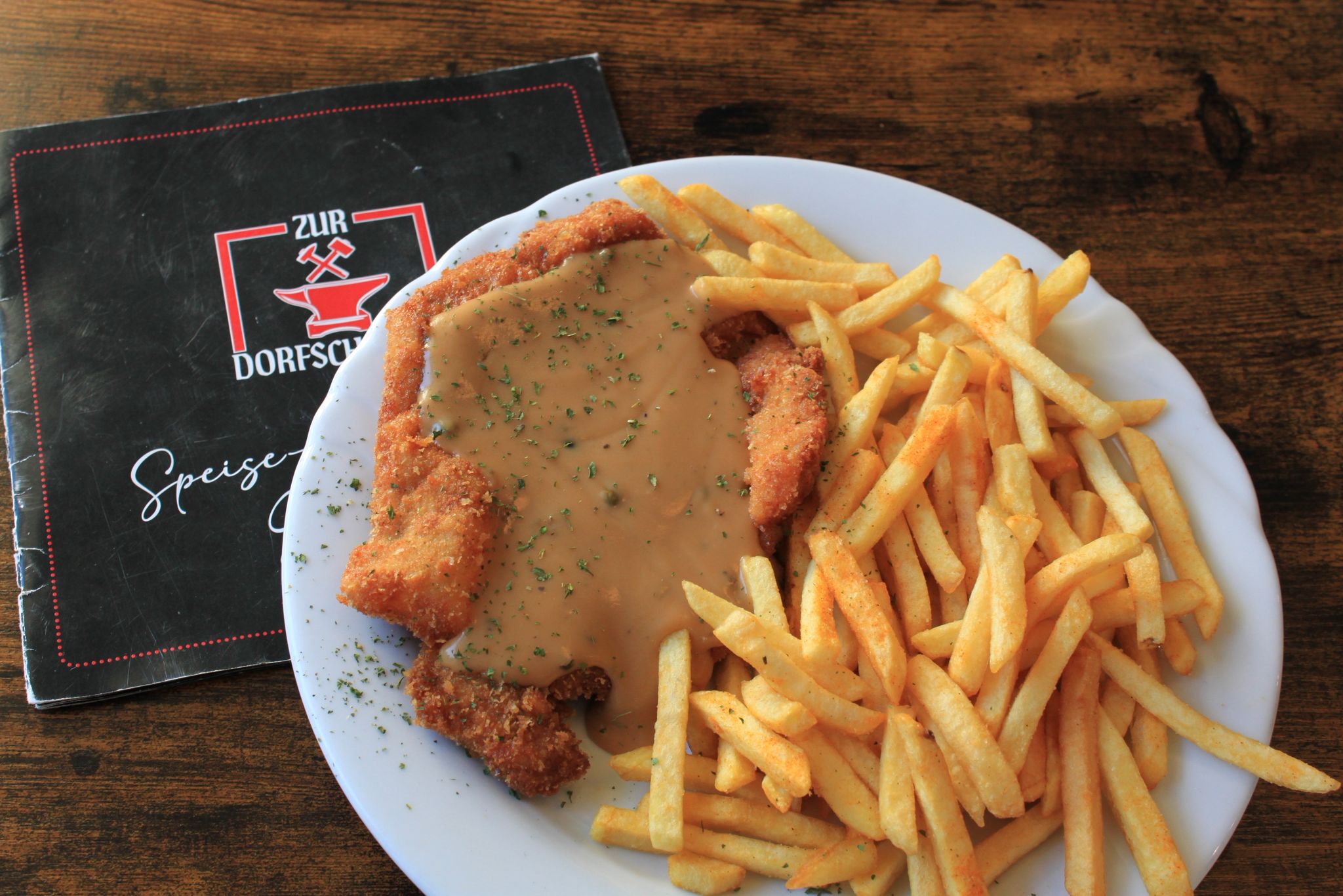Schnitzel mit Pommes